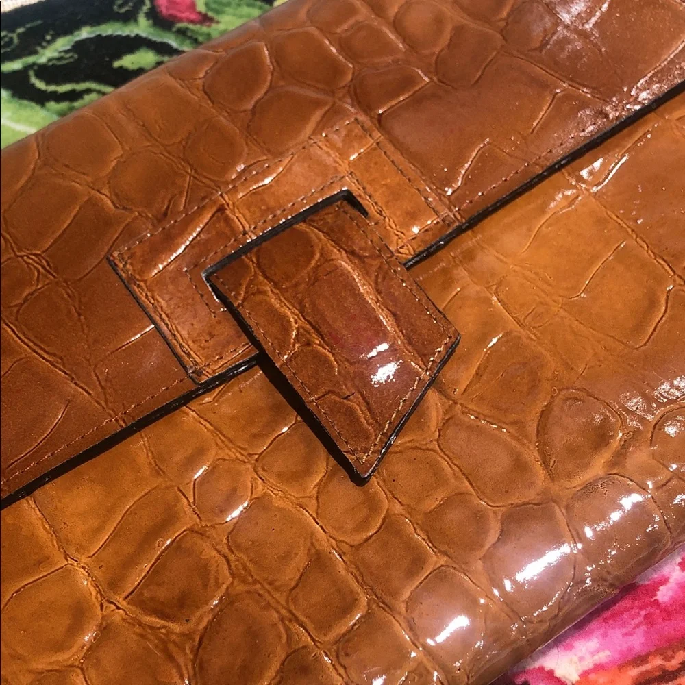 Vintage Brown Crocodile Embossed Clutch - Picture 4 of 10